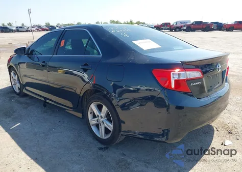 2014 Toyota Camry Se z USA, uszkodzony, nr VIN 4T1BF1FK8EU387561
